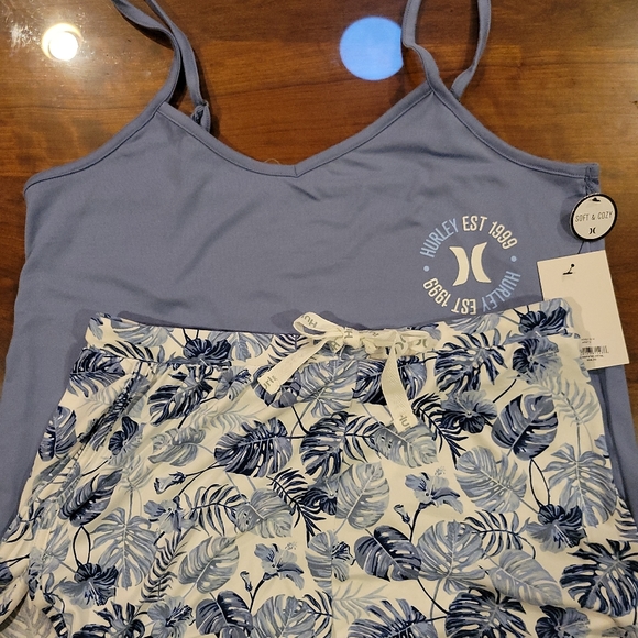 BNWT Hurley Soft and Cozy Pj Set - Picture 1 of 6